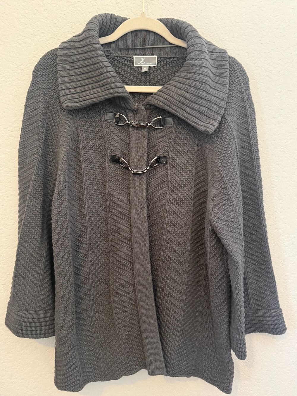 JM Collection Cardigan Sweater Toggle Snap Closure Gray Long Sleeve Cape XL